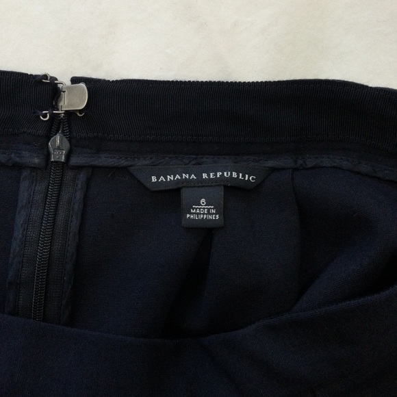 Banana Republic Mini Skirt - Picture 4 of 7